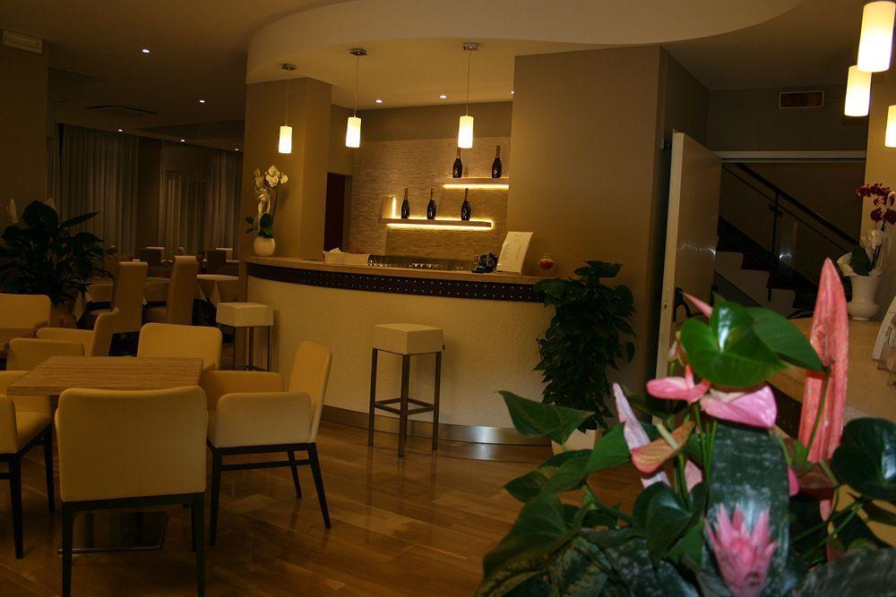 Hotel Lalla Beauty & Relax Cesenatico Kültér fotó