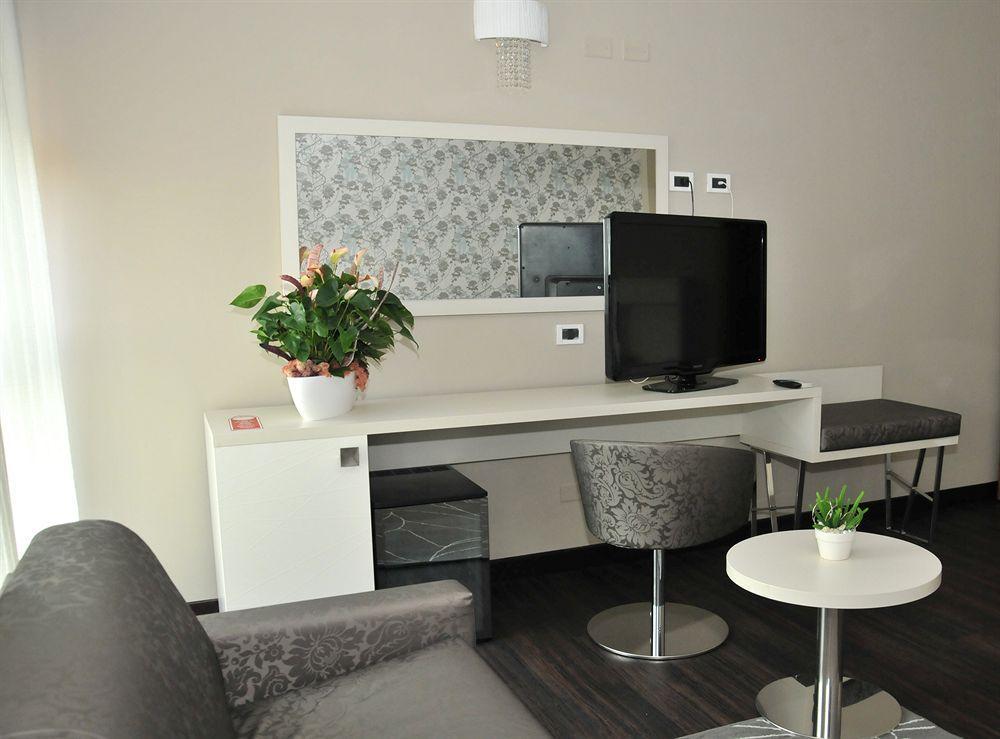 Hotel Lalla Beauty & Relax Cesenatico Kültér fotó